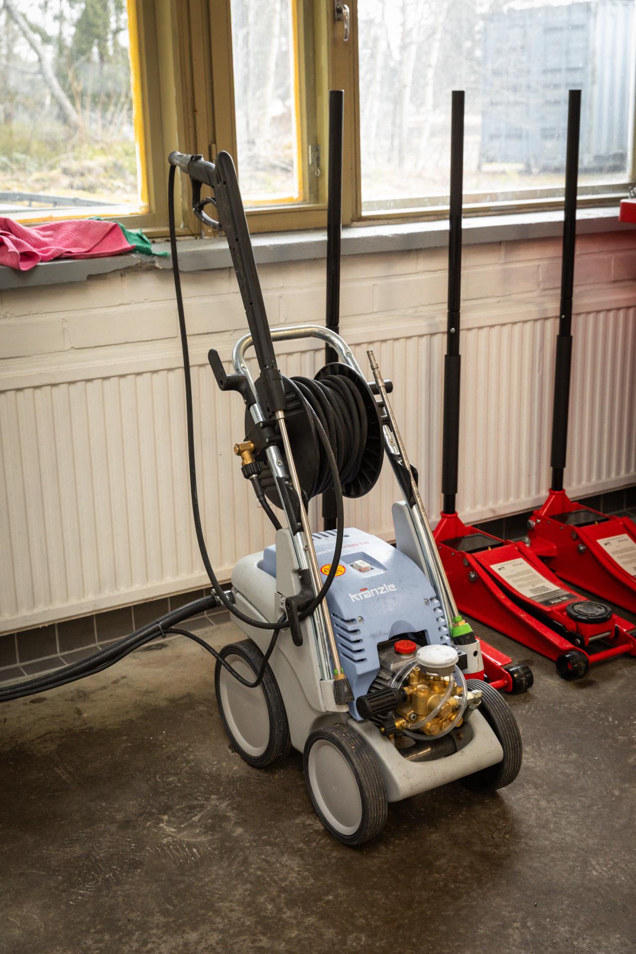pressure washer
